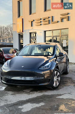 Внедорожник / Кроссовер Tesla Model Y 2024 в 