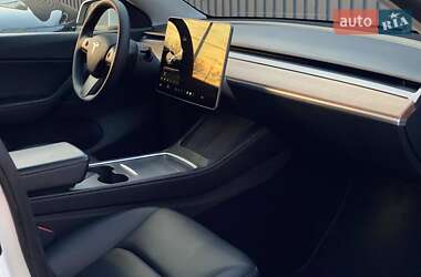 Внедорожник / Кроссовер Tesla Model Y 2021 в 