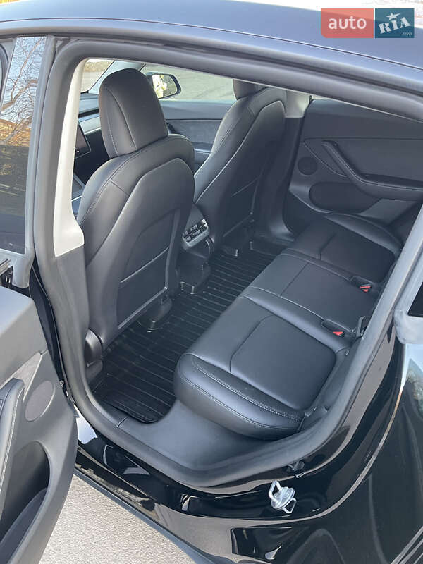 Внедорожник / Кроссовер Tesla Model Y 2022 в Ровно
