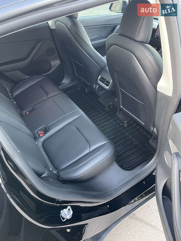Внедорожник / Кроссовер Tesla Model Y 2022 в Ровно