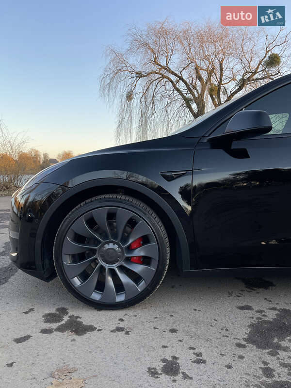 Внедорожник / Кроссовер Tesla Model Y 2022 в Ровно