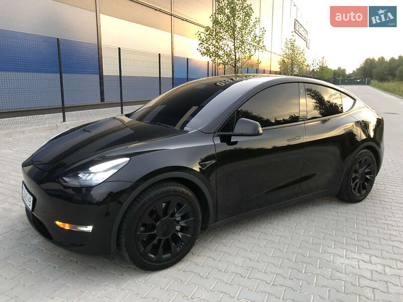 Позашляховик / Кросовер Tesla Model Y 2021 в Львові