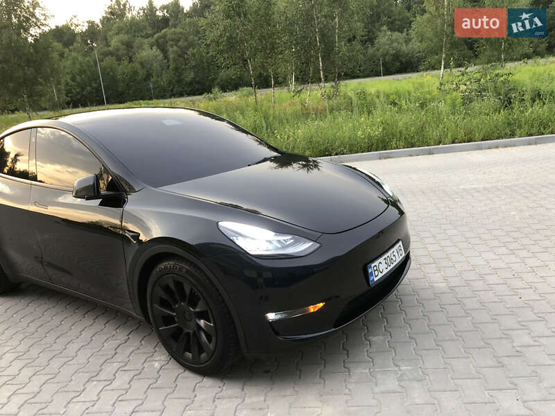 Позашляховик / Кросовер Tesla Model Y 2021 в Львові