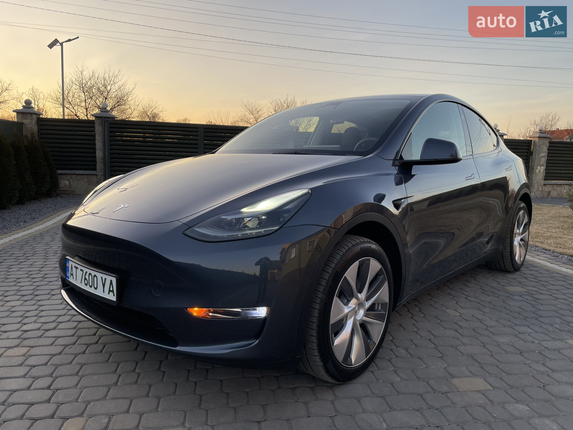 2023 Tesla Model Y - мініатюра 3