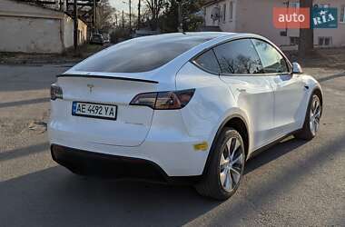 Внедорожник / Кроссовер Tesla Model Y 2021 в 