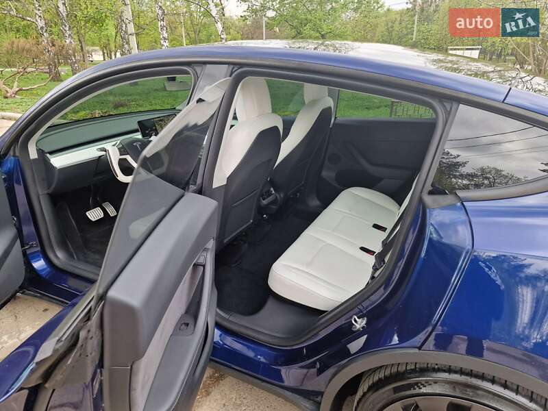 Внедорожник / Кроссовер Tesla Model Y 2022 в Киеве