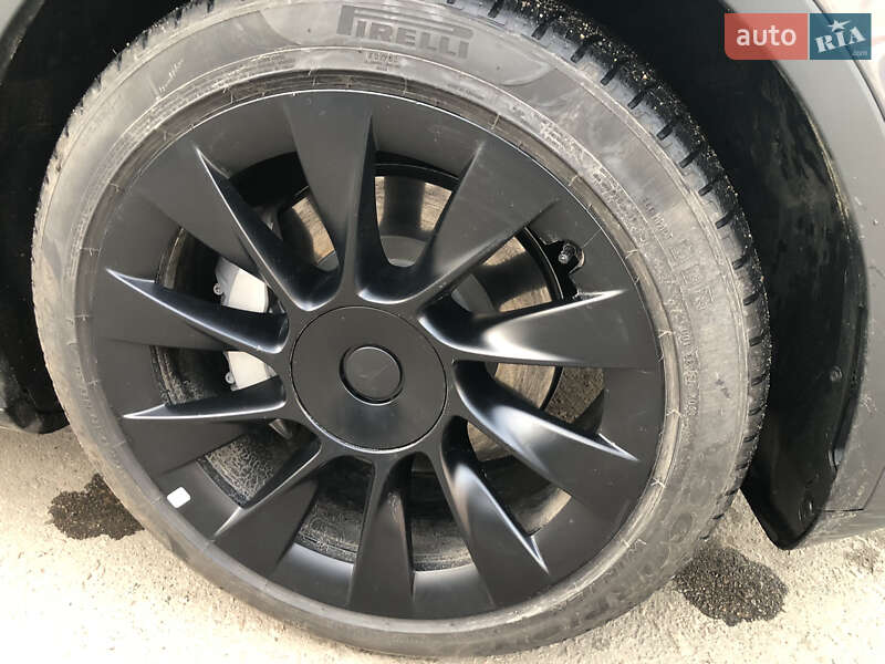 Внедорожник / Кроссовер Tesla Model Y 2023 в Киеве