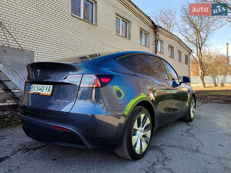 Tesla Model Y 2023