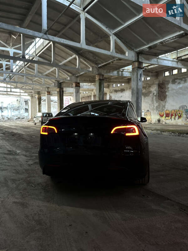Внедорожник / Кроссовер Tesla Model Y 2022 в Львове