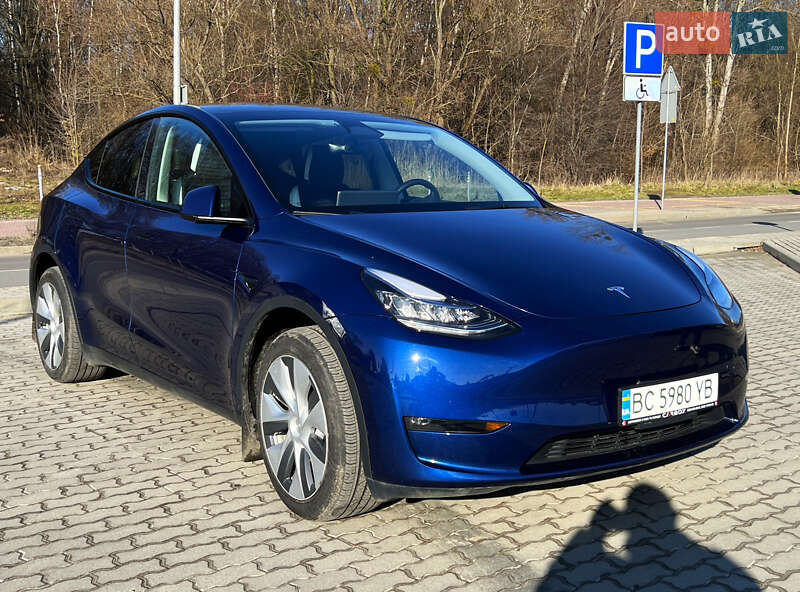 Внедорожник / Кроссовер Tesla Model Y 2023 в Львове