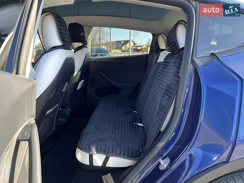 Внедорожник / Кроссовер Tesla Model Y 2023 в Львове