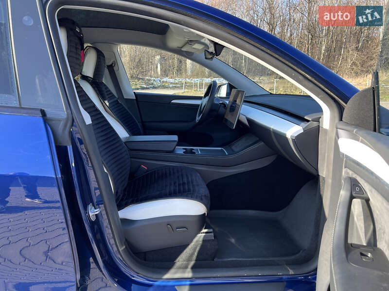 Внедорожник / Кроссовер Tesla Model Y 2023 в Львове