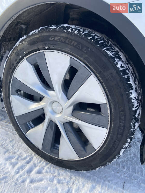 Позашляховик / Кросовер Tesla Model Y 2020 в Тернополі