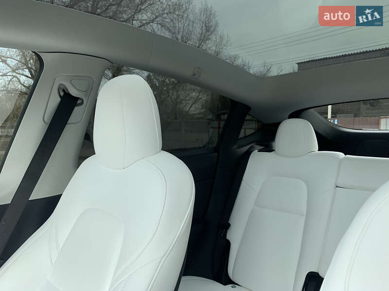 Внедорожник / Кроссовер Tesla Model Y 2022 в Днепре