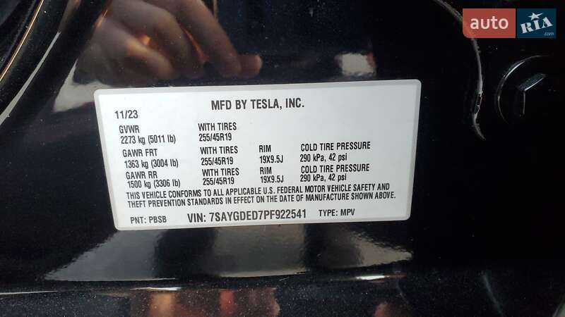 Внедорожник / Кроссовер Tesla Model Y 2023 в Киеве