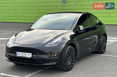 Внедорожник / Кроссовер Tesla Model Y 2024 в Киеве