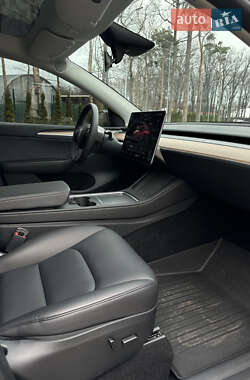 Позашляховик / Кросовер Tesla Model Y 2023 в 