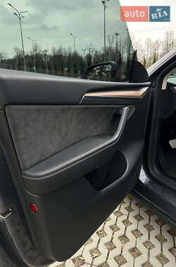 Позашляховик / Кросовер Tesla Model Y 2023 в 