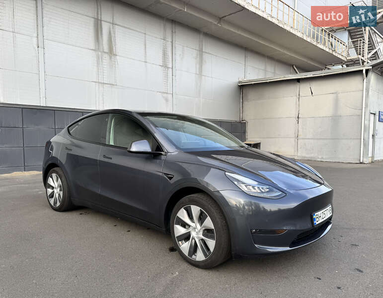 Tesla Model Y 2021