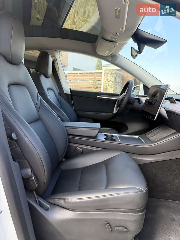 Внедорожник / Кроссовер Tesla Model Y 2023 в Стрые