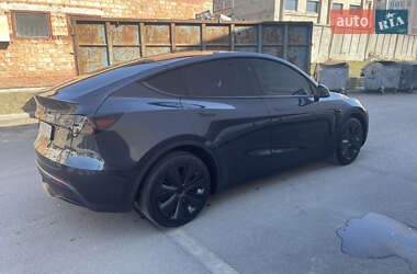 Внедорожник / Кроссовер Tesla Model Y 2024 в 