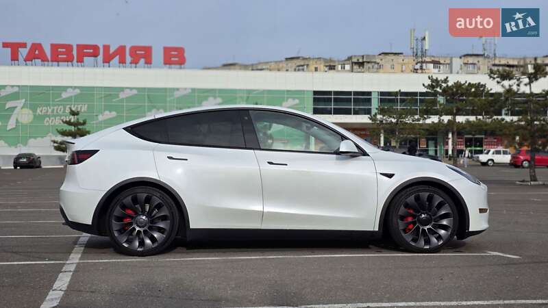 Позашляховик / Кросовер Tesla Model Y 2020 в Миколаєві