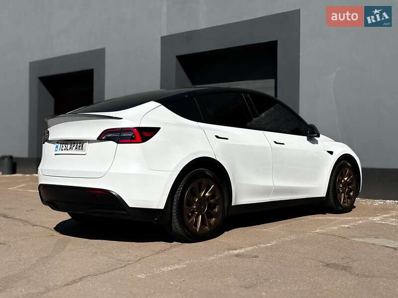 Внедорожник / Кроссовер Tesla Model Y 2022 в Киеве