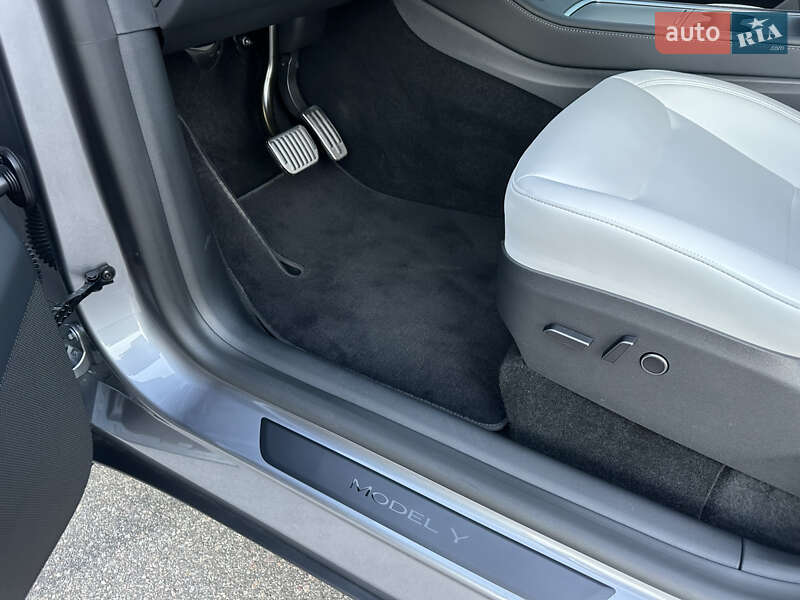 Внедорожник / Кроссовер Tesla Model Y 2023 в Харькове