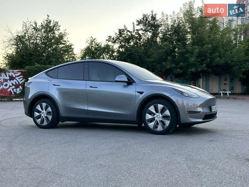 Внедорожник / Кроссовер Tesla Model Y 2023 в Харькове