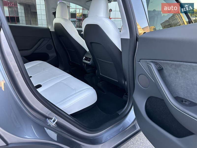Внедорожник / Кроссовер Tesla Model Y 2023 в Харькове