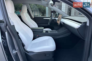 Позашляховик / Кросовер Tesla Model Y 2023 в 
