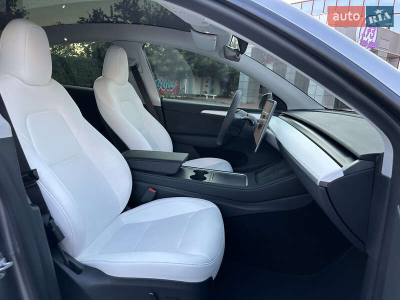 Внедорожник / Кроссовер Tesla Model Y 2023 в Харькове