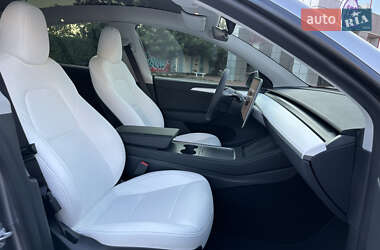 Позашляховик / Кросовер Tesla Model Y 2023 в 