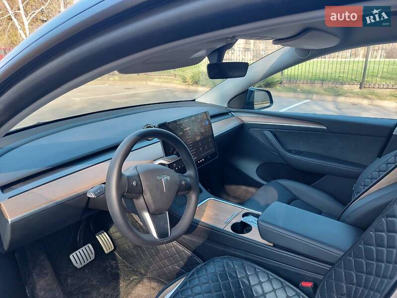 Внедорожник / Кроссовер Tesla Model Y 2023 в Кривом Роге