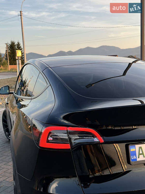 Позашляховик / Кросовер Tesla Model Y 2020 в Буштино