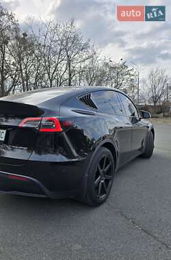 Позашляховик / Кросовер Tesla Model Y 2021 в 