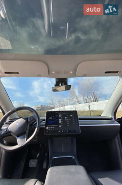 Внедорожник / Кроссовер Tesla Model Y 2021 в 