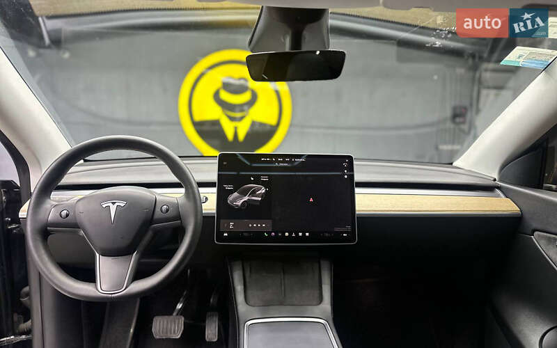 Позашляховик / Кросовер Tesla Model Y 2021 в Чернівцях