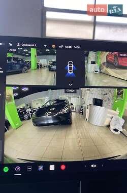 Внедорожник / Кроссовер Tesla Model Y 2025 в 