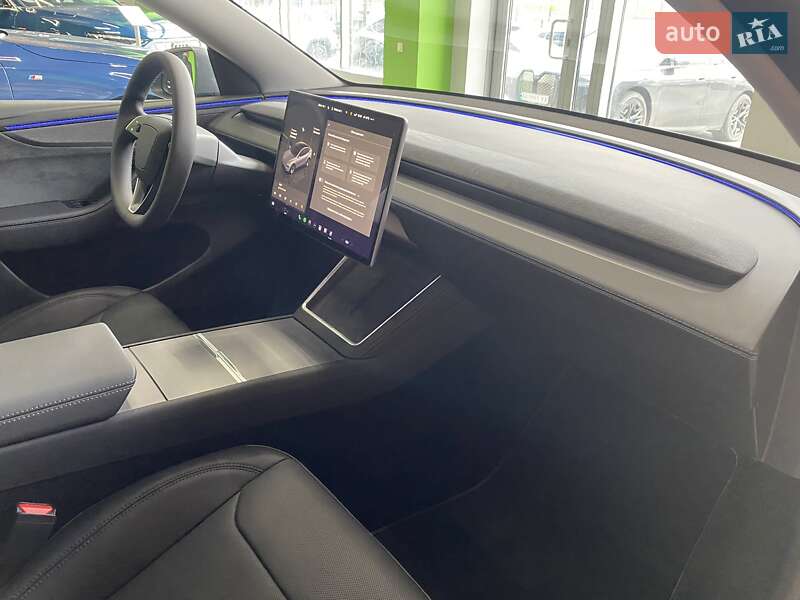 Позашляховик / Кросовер Tesla Model Y 2025 в Києві