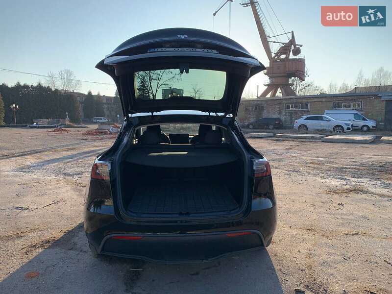 Внедорожник / Кроссовер Tesla Model Y 2023 в Львове