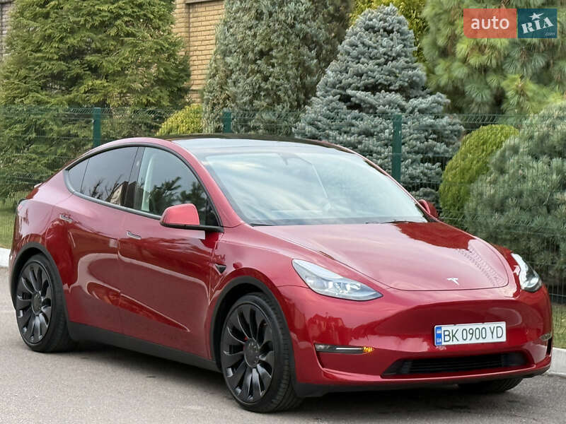 Tesla Model Y 2024
