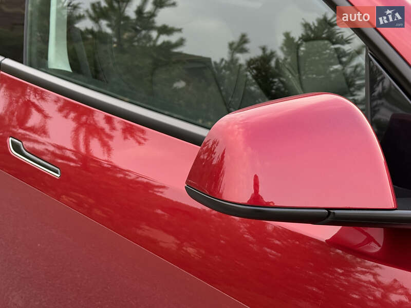 Внедорожник / Кроссовер Tesla Model Y 2024 в Ровно