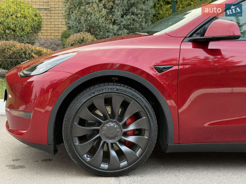 Внедорожник / Кроссовер Tesla Model Y 2024 в Ровно