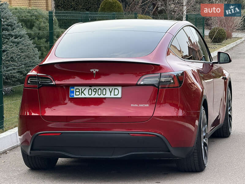 Внедорожник / Кроссовер Tesla Model Y 2024 в Ровно