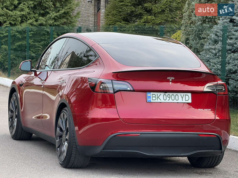 Внедорожник / Кроссовер Tesla Model Y 2024 в Ровно