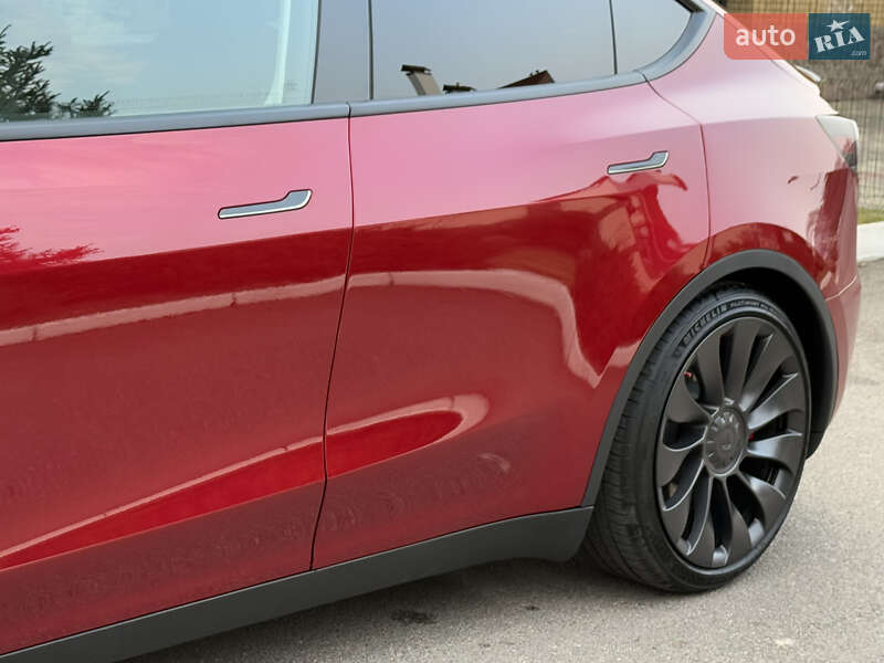 Внедорожник / Кроссовер Tesla Model Y 2024 в Ровно