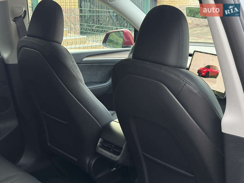 Внедорожник / Кроссовер Tesla Model Y 2024 в Ровно