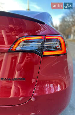Позашляховик / Кросовер Tesla Model Y 2020 в 