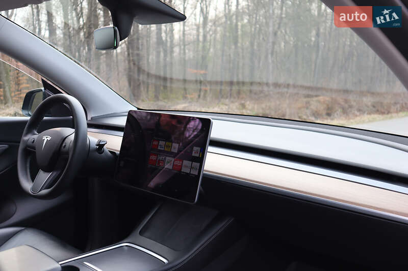 Внедорожник / Кроссовер Tesla Model Y 2021 в Ивано-Франковске
